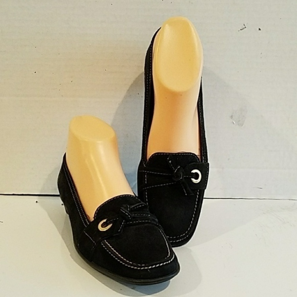 KATE SPADE - NEW YORK BLACK SUEDE 1-1/2" HEELS - Picture 1 of 6
